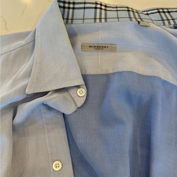 Burberry Men's Cotton Button Down with Plaid Cuffs and Neck Lining / 17 R - Picture 8 of 11
